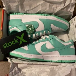 Dunk Low Green Glow